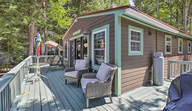 Lake Hermit Cabin w/Kayaks & Paddleboards!