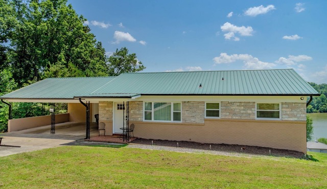 Lake Hickory cozy home