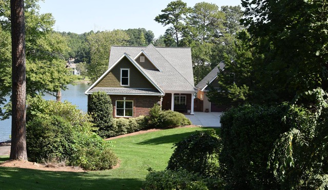 Lake Hickory Retreat, Lakefront Main Channel, Private Pool, Dock, & Fenced Yard!