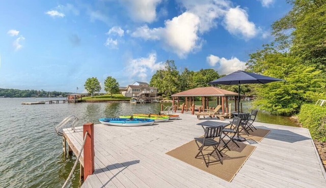 Lake Hickory Trio w/Boat Slip