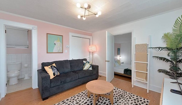 Lake Hickory Trio 1 BR Pink Unit