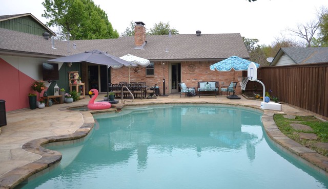 Lake Highlands Haven: 3 Bedroom Home & Private Pool