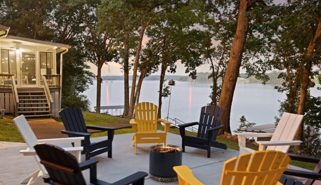 Lake Home Cutie North Nashville