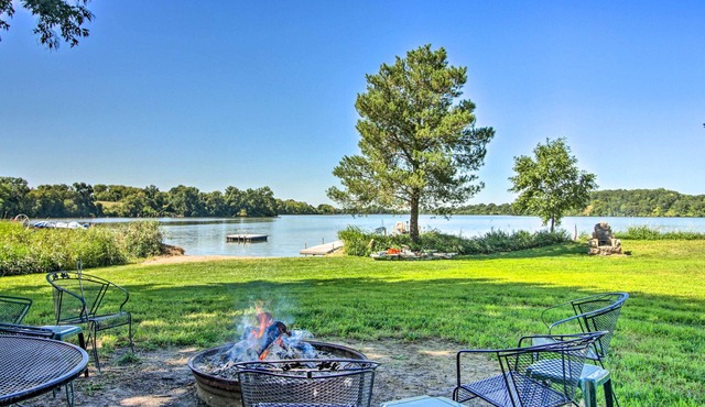 Lake Home Near Alexandria: Kayaks Provided!