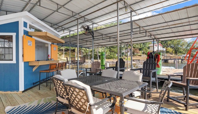 Lake Home Oasis - Sleeps 18