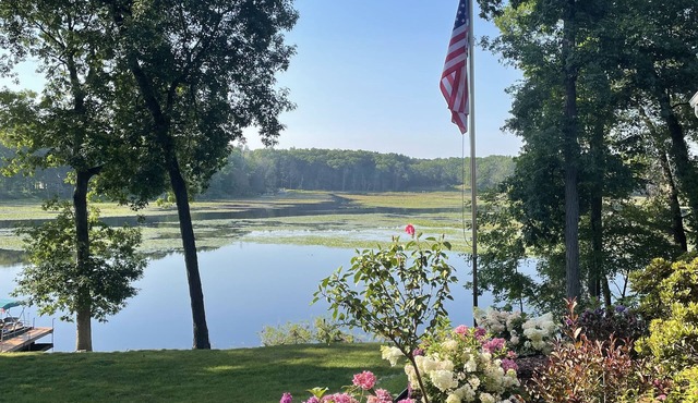 Lake home on beautiful Crooked lake!