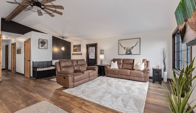 LAKE HOME ON PELICAN! Just a short walk away from food, live music, & golf!