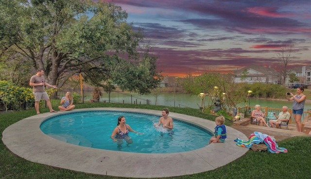 Lake Home, Pool, Deck, Dogs Welcome, 3BR Sleeps 9, Katy-Houston, Licensed STR