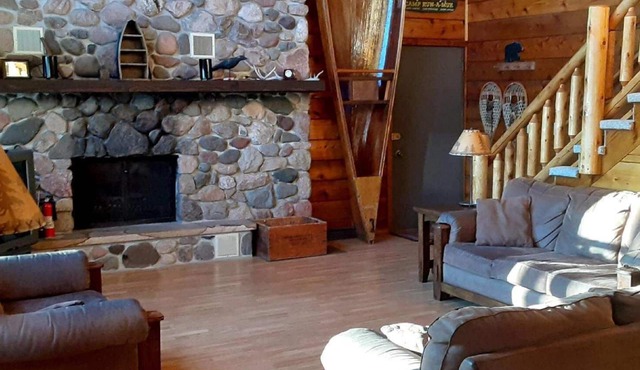 Lake home with about 300 ft of shorelinenRental Contract required before booking