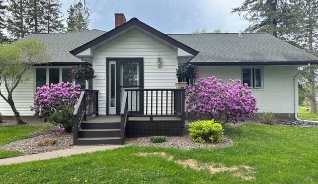 Lake Home with guest cabin and huge yard