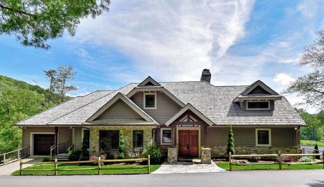 Lake House 101 | Fireplace, Restaurant, Pool, Spa