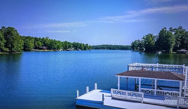 Lake house 35 from Auburn and Ft. Benning