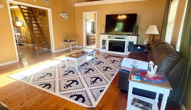 Lake House at Nolin Lake in Cub Run, KY Private Boat ramp near Mammoth Cave