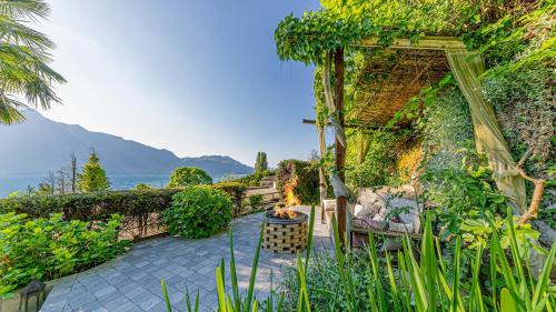 Lake house - Charming Lakeview Villa