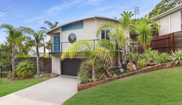 Lake House | Cosy Coastal Getaway