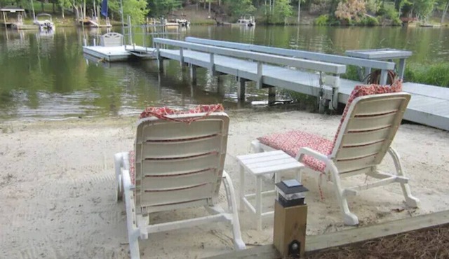 Lake House Cottage - Private Ramp, Dock & Beach, Great Fishing