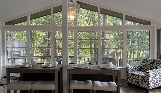 LAKE HOUSE in the WOODS!