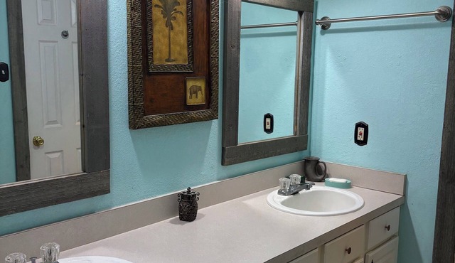 Lake House in West Tawakoni. Private room only with whole house amenities