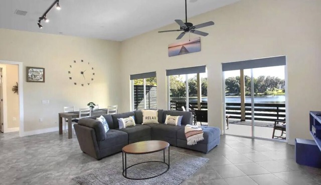 Lake House minutes to downtown Mt Dora and Eustis