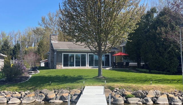 Lake House minutes to Erin Hills Golf Course, Holy Hill and Ice Age Trail