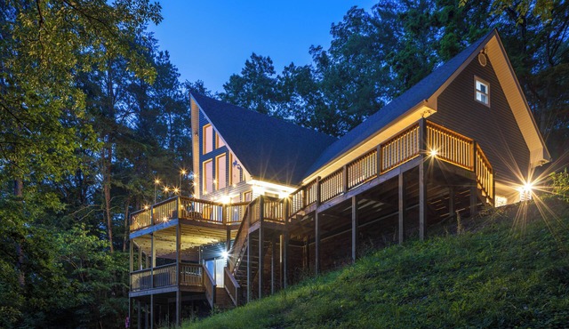 Lake House near Lookout Mt, Theater, Gym & Arcade