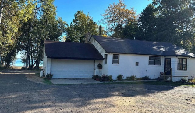 Lake House of Eagle Cove
