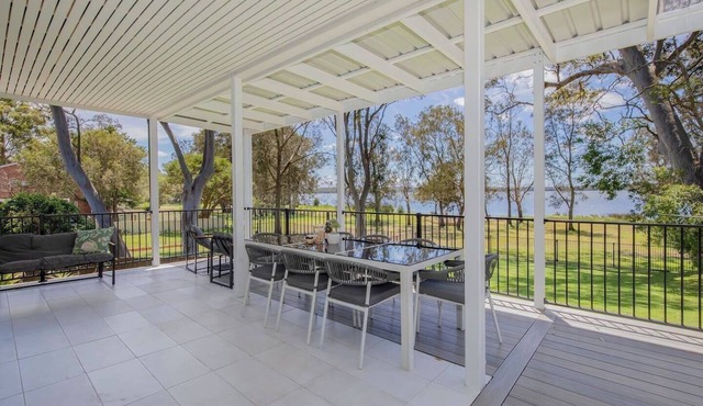 Lake House on Panorama Refined Waterfront Living