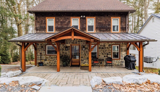 Lake House On Sweet Arrow Lake