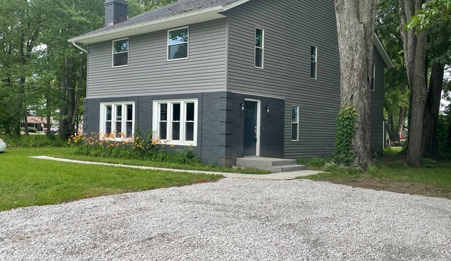 Lake House on the Island - Located in Central OHIO