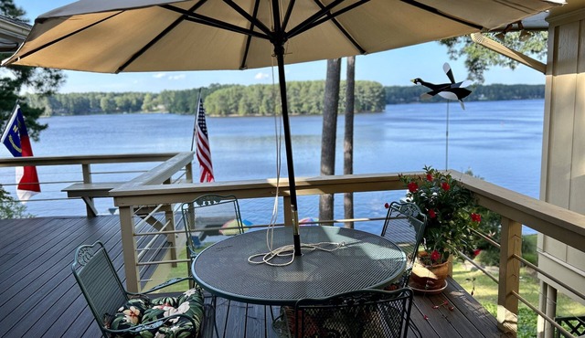 Lake house on Thagards Lake near Pinehurst, NC!