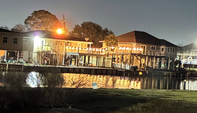Lake House ParadisenMTR
