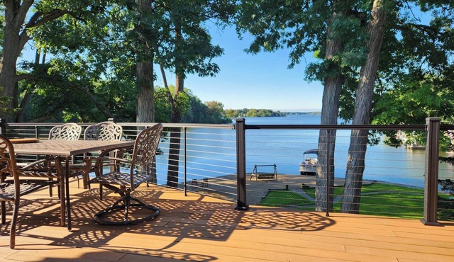 Lake House Rental - July 4th - 11th Available - Pontoon Optional