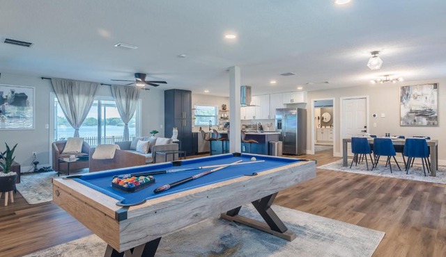 Lake House Retreat Near Downtown, Disney, Universal Studios and Airport