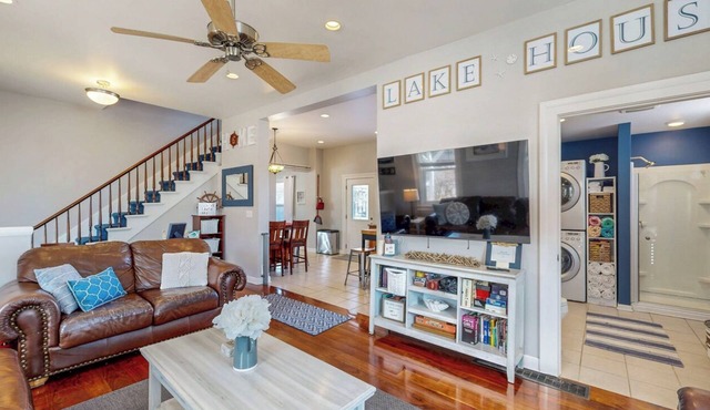 Lake House Retreat- Sauna/Fire Pit/3 BR Escape
