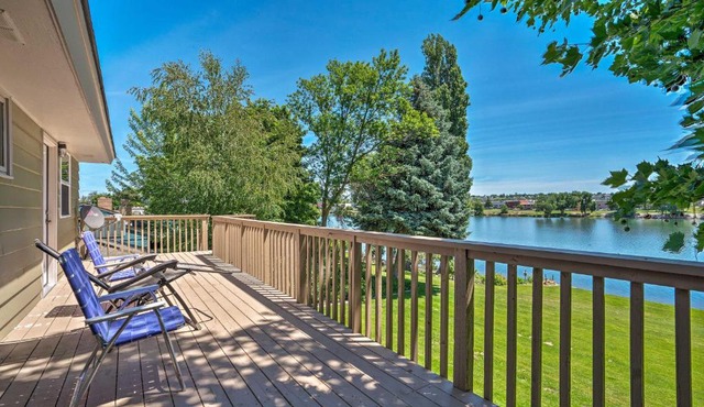 Lake House with Hot Tub - 1 Mi to Surf n Slide