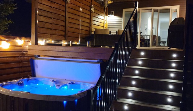 Lake House with Jacuzzi