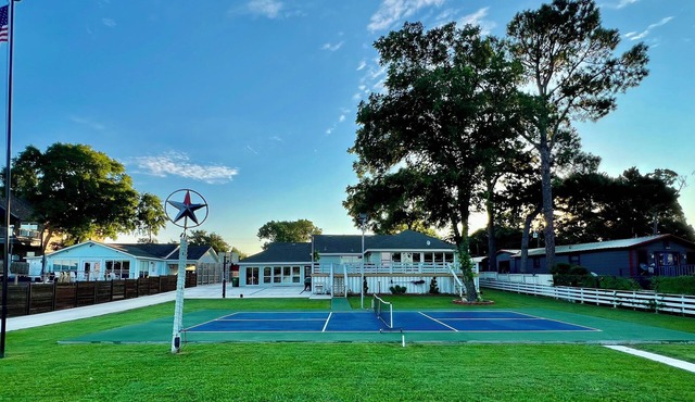 Lake House With Private Pickleball Ct + Game Room At The Beautiful Cooley Point