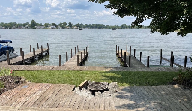 Lake House with Spectacular Sunsets & Boat Dock