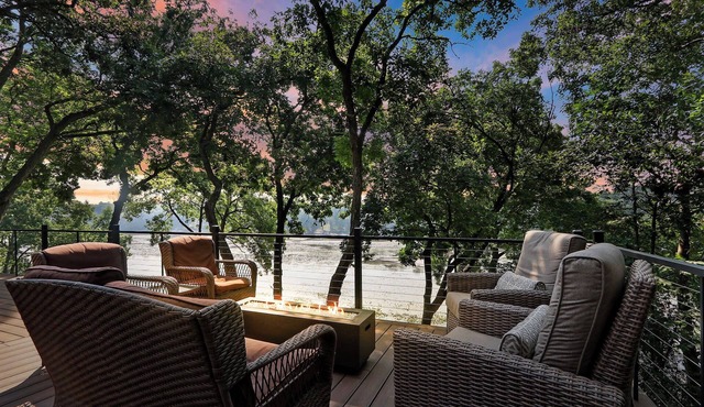 Lake House With Year Round Views