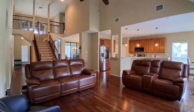 Lake Houston Retreat | Walk to Lake + Golf | 4BR