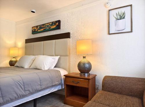 Lake Hudson Inn