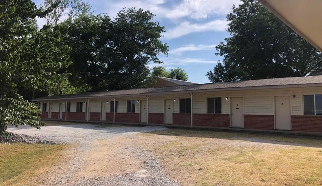 Lake Hudson Inn
