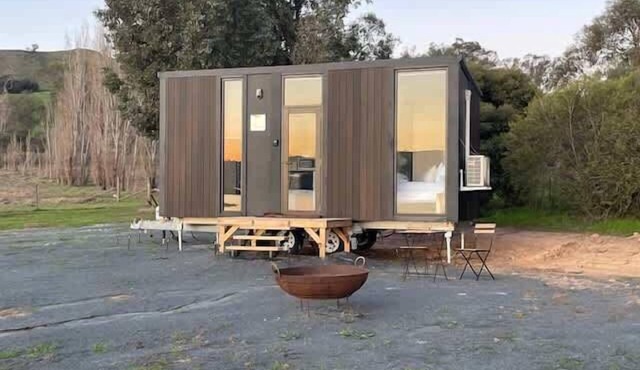 Lake Hume Getaway by Tiny Away