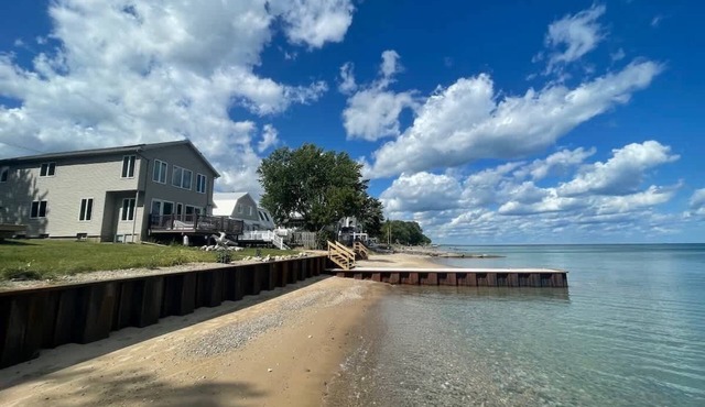 Lake Huron Beach House - Private Beach Access