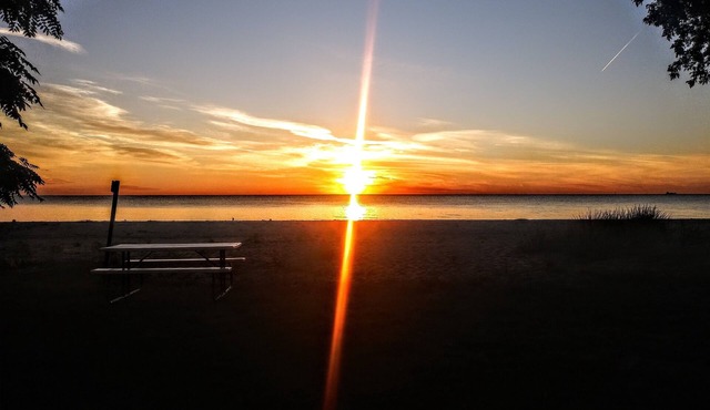 LAKE HURON Beach SUNRISE Suite Retreat