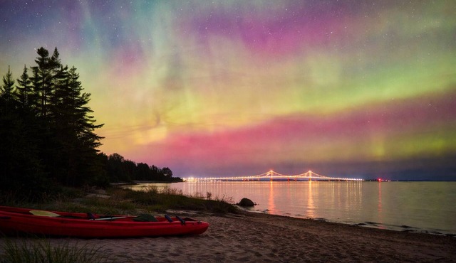 Lake Huron Beachfront near Mackinaw City: Kayaks, Hot Tub, Mackinaw Bridge Views