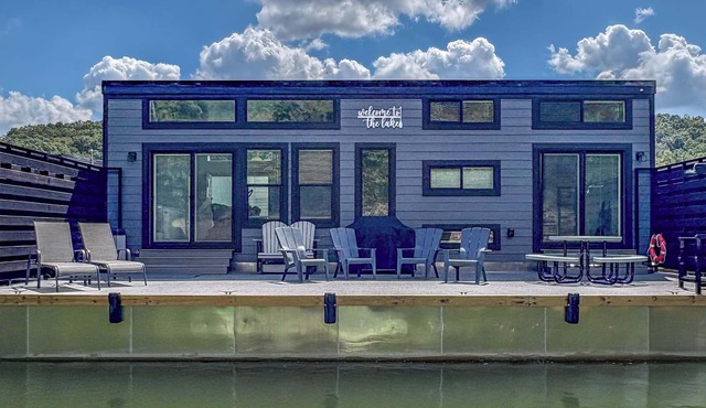 Lake-It-Easy Floating House on Lake Cumberland