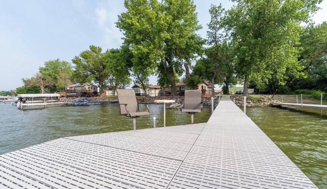 Lake It Easy Hideaway house on Lake Madison