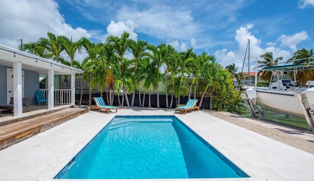 Lake It Easy: Relax in This Beautiful 3BR Canal Front Home on Summerland Key, Dockage & Dog-Friendly