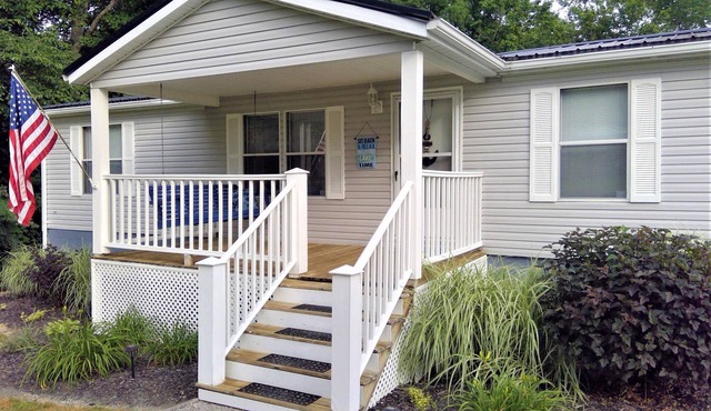 Lake it or Leave it! Lake House just one mile from Lake Cumberland Marina